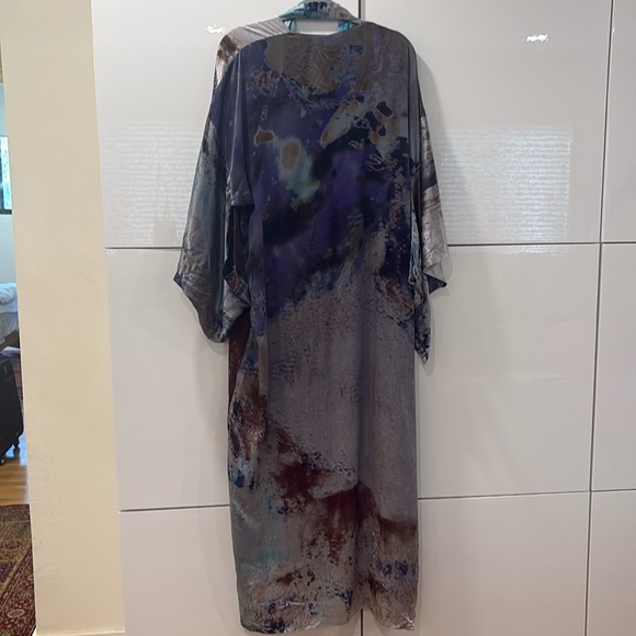 CARMEN MOLINA Silk Kimono Robe 0/S NWT - Picture 4 of 5